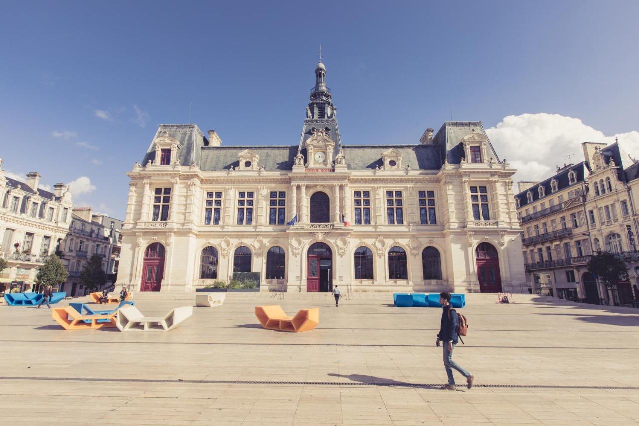 La Maison De La Liberte Suite Jeanne Barret Poitiers Eksteriør bilde